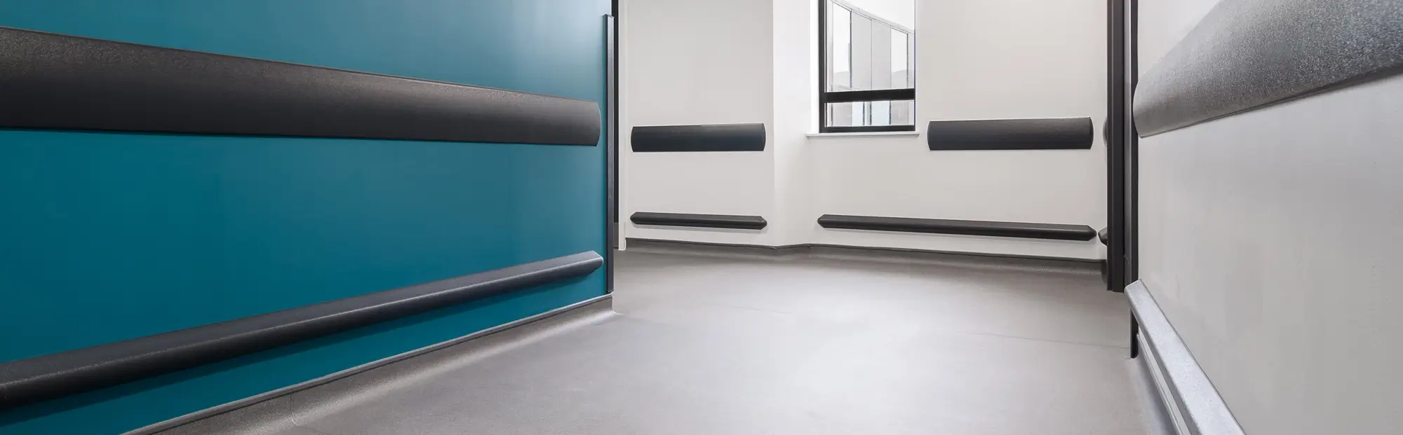 P&Oacute;RTICO  Doors & Windows