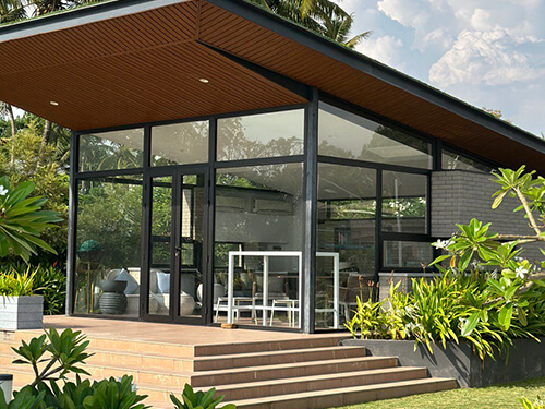 P&Oacute;RTICO  Doors & Windows